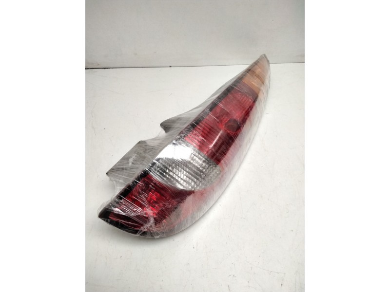 Recambio de piloto trasero derecho para nissan almera tino (v10m) 2.2 dci diesel cat referencia OEM IAM 26550BU200 VALEO 8930386