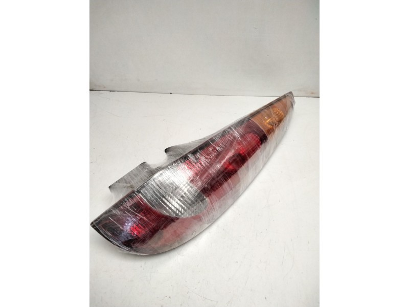 Recambio de piloto trasero derecho para nissan almera tino (v10m) 2.2 dci diesel cat referencia OEM IAM 26550BU200 VALEO 8930386