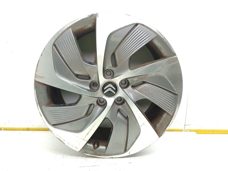 Recambio de llanta aluminio para citroën c4 picasso ii 2.0 bluehdi 150 referencia OEM IAM 9677090577  