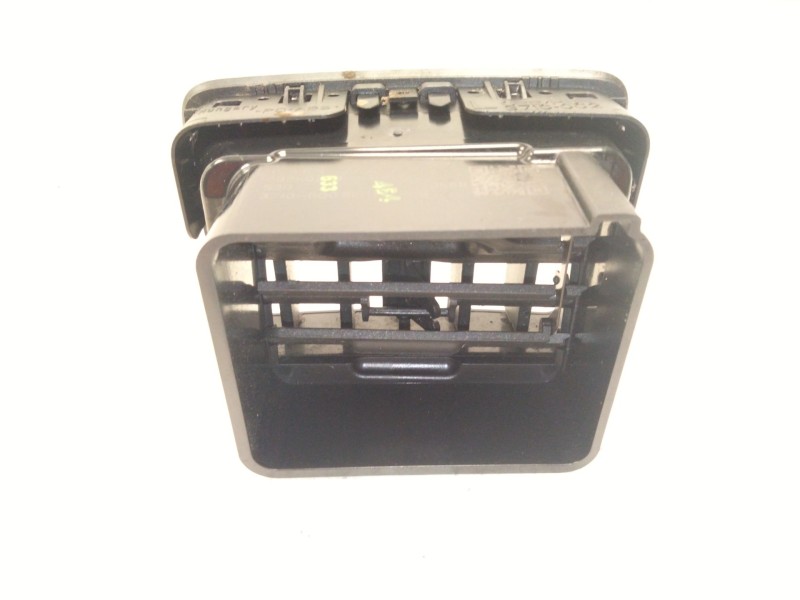 Recambio de aireador izquierdo para man tge furgón 2.0 tdi (01v, 03v, 36v, uyb, uyc, uyd) referencia OEM IAM 7C0819703  