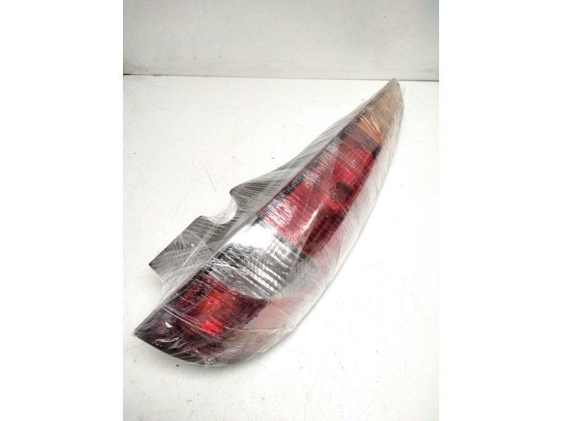 Recambio de piloto trasero derecho para nissan almera tino (v10m) 2.2 dci diesel cat referencia OEM IAM 26550BU200 VALEO 8930386