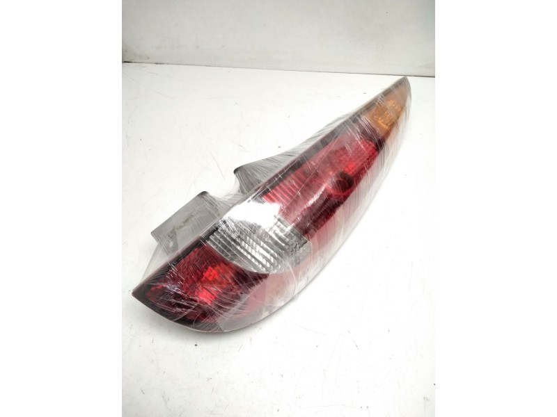 Recambio de piloto trasero derecho para nissan almera tino (v10m) 2.2 dci diesel cat referencia OEM IAM 26550BU200 VALEO 8930386