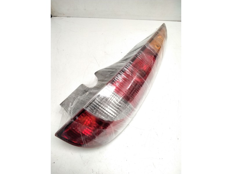 Recambio de piloto trasero derecho para nissan almera tino (v10m) 2.2 dci diesel cat referencia OEM IAM 26550BU200 VALEO 8930386