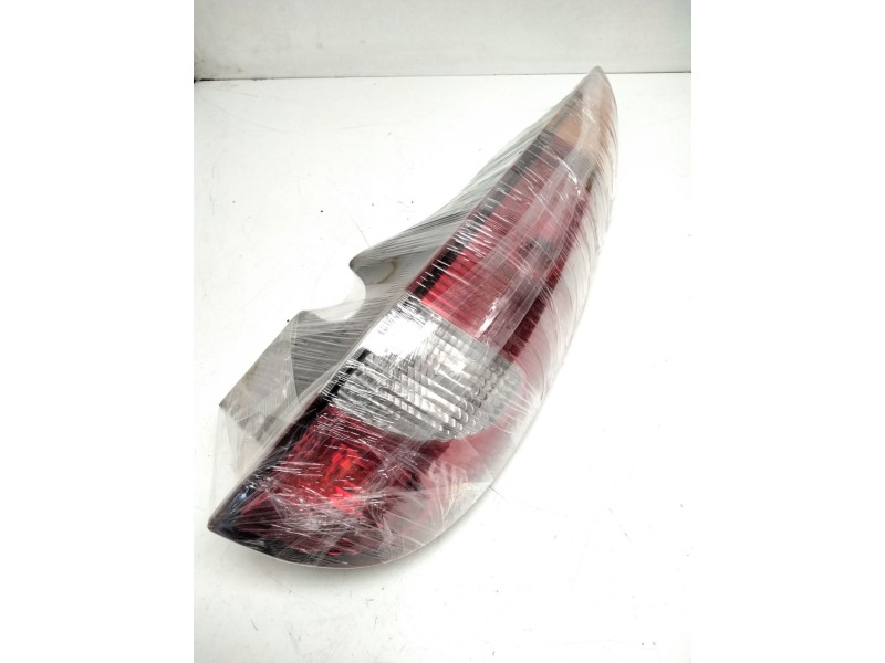 Recambio de piloto trasero derecho para nissan almera tino (v10m) 2.2 dci diesel cat referencia OEM IAM 26554BU200 VALEO 8930404