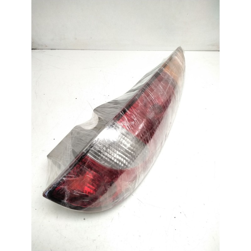 Recambio de piloto trasero derecho para nissan almera tino (v10m) 2.2 dci diesel cat referencia OEM IAM 26554BU200 VALEO 8930404