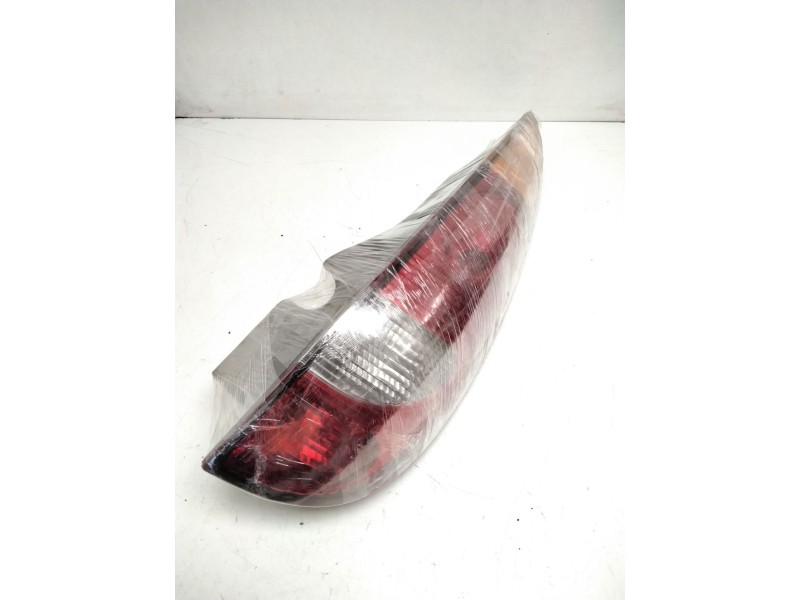 Recambio de piloto trasero derecho para nissan almera tino (v10m) 2.2 dci diesel cat referencia OEM IAM 26554BU200 VALEO 8930404