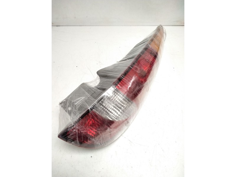 Recambio de piloto trasero derecho para nissan almera tino (v10m) 2.2 dci diesel cat referencia OEM IAM 26550BU200 VALEO 8930388