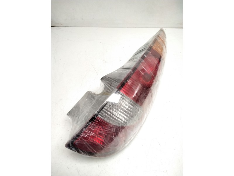 Recambio de piloto trasero derecho para nissan almera tino (v10m) 2.2 dci diesel cat referencia OEM IAM 26554BU200 VALEO 8930404