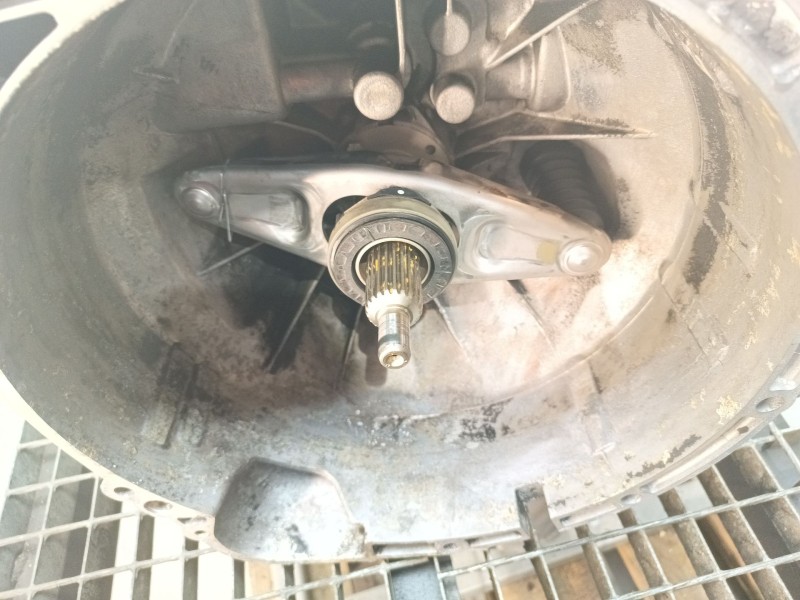 Recambio de caja cambios para bmw 1 (e87) 118 d referencia OEM IAM APR  