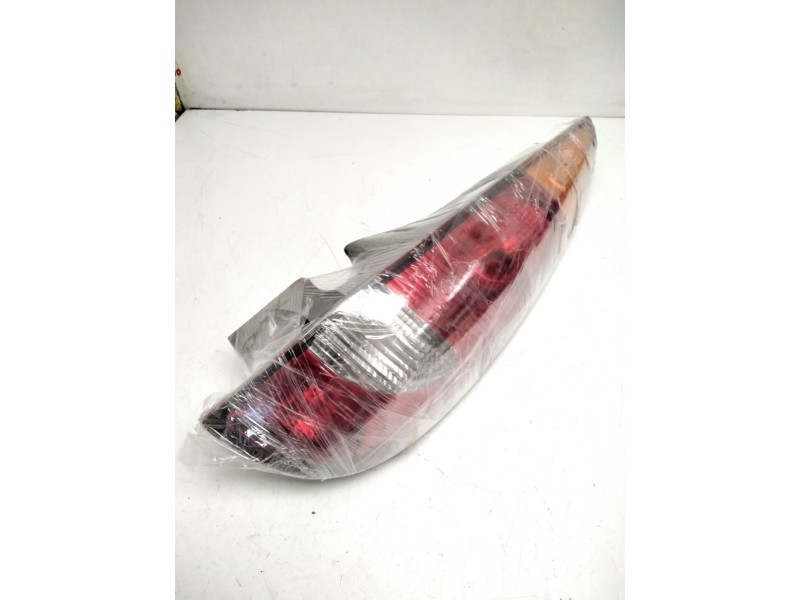 Recambio de piloto trasero derecho para nissan almera tino (v10m) 2.2 dci diesel cat referencia OEM IAM 26554BU200 VALEO 8930404