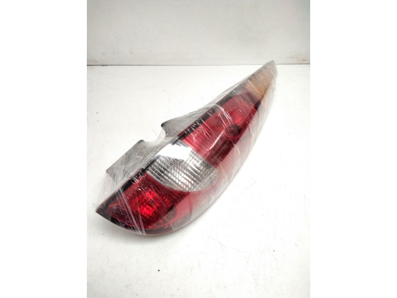 Recambio de piloto trasero derecho para nissan almera tino (v10m) 2.2 dci diesel cat referencia OEM IAM 26554BU200 VALEO 8930404