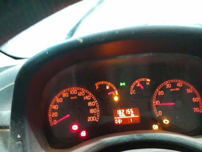 fiat punto (188_) del año 2006