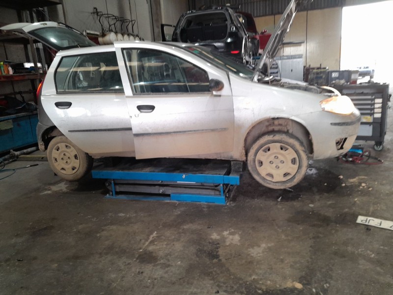 fiat punto (188_) del año 2006