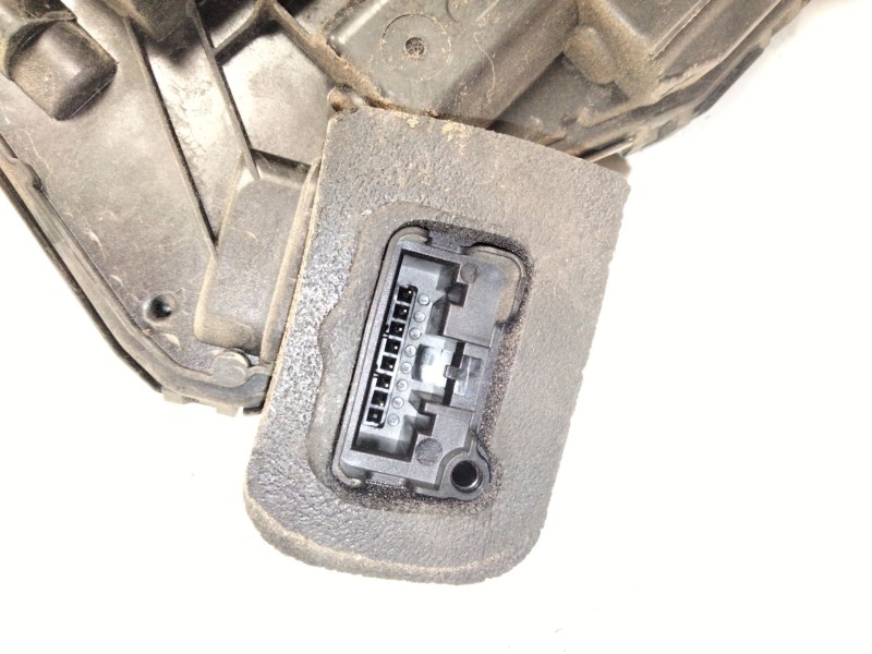 Recambio de cerradura puerta delantera derecha para volkswagen golf vii (5g1, bq1, be1, be2) 2.0 tdi referencia OEM IAM 5TB83701