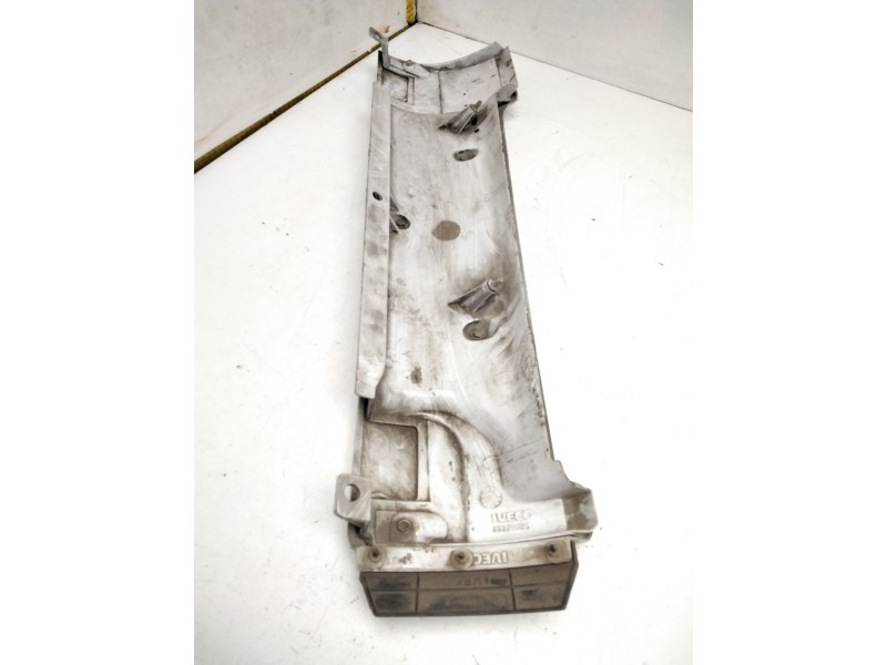 Recambio de aleta delantera izquierda para iveco eurotech cursor (mh) referencia OEM IAM 8142409S  