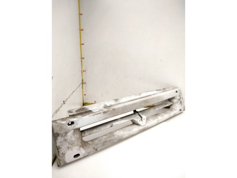 Recambio de rejilla delantera para renault trucks b caja/chasis 70 referencia OEM IAM 5010148955  B80