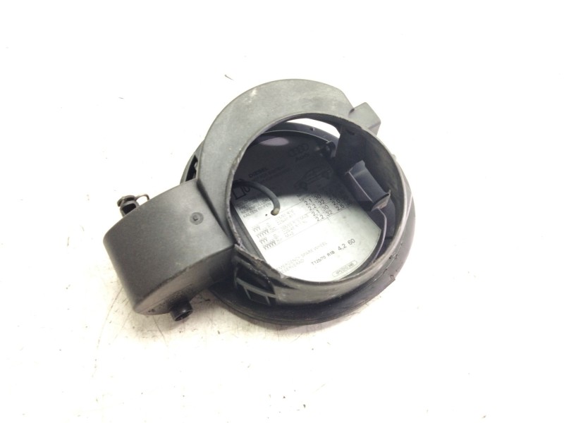 Recambio de tapa exterior combustible para audi a3 (8p) 1.9 tdi referencia OEM IAM 8P0010370J  