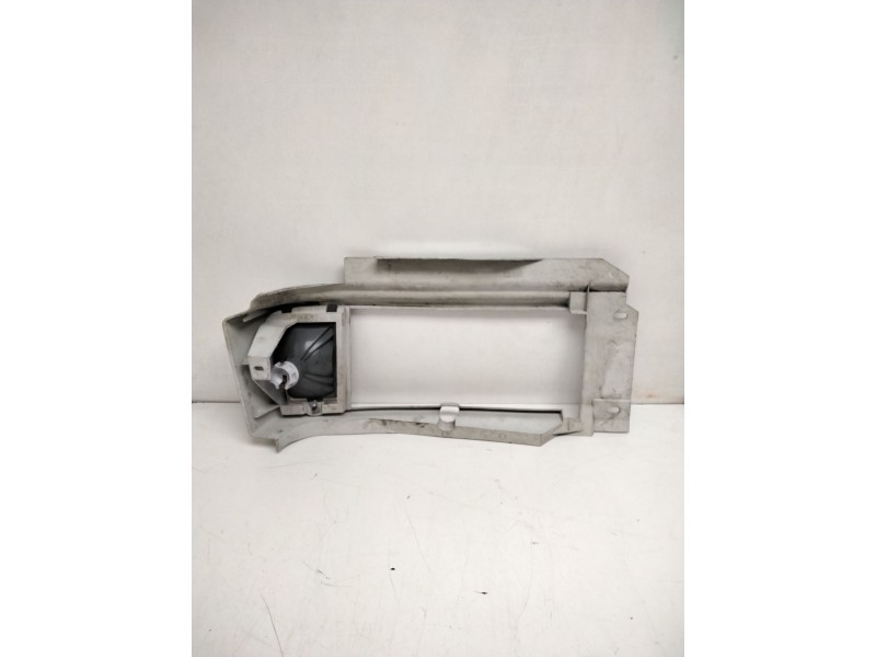 Recambio de cerquillo faro izquierdo para renault trafic furgón referencia OEM IAM 5000368207  