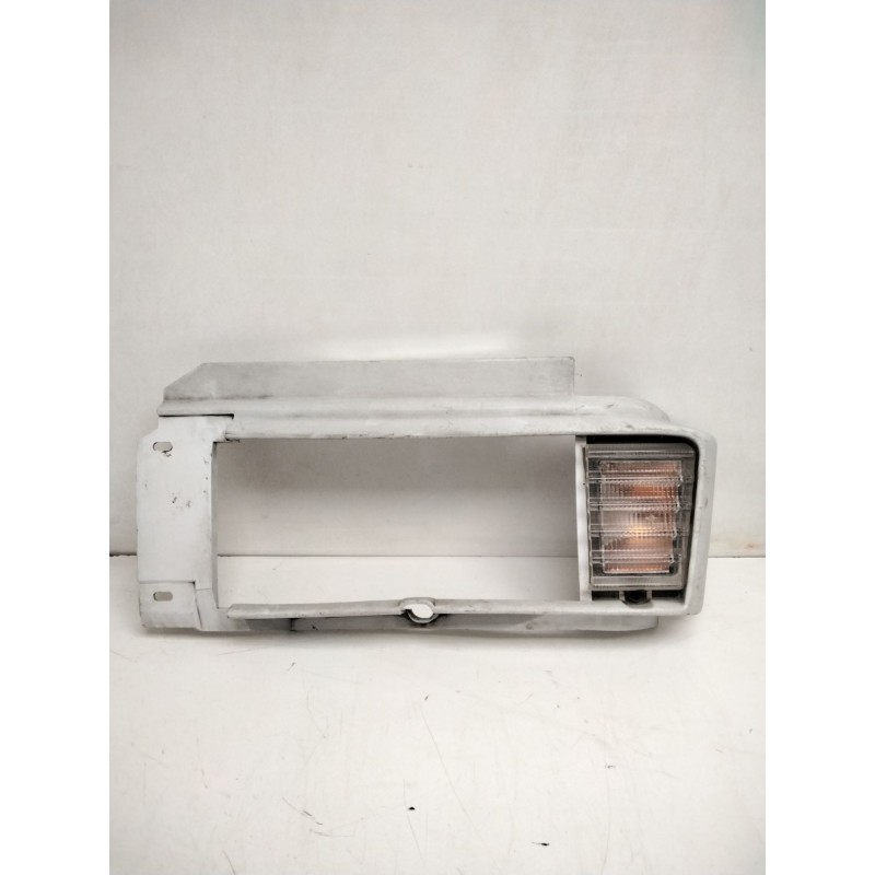 Recambio de cerquillo faro izquierdo para renault trafic furgón referencia OEM IAM 5000368207  