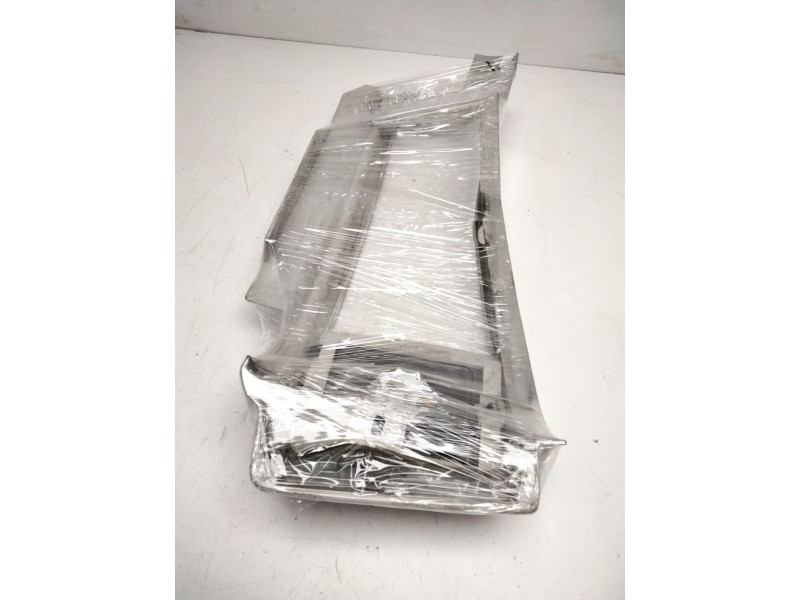 Recambio de cerquillo faro izquierdo para renault trafic furgón referencia OEM IAM 5000368207  