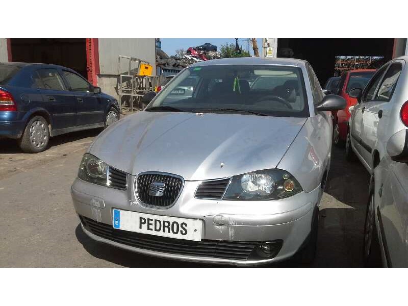 seat ibiza (6l1) del año 2002