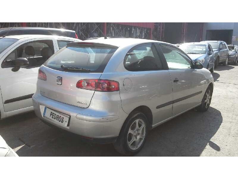 seat ibiza (6l1) del año 2002
