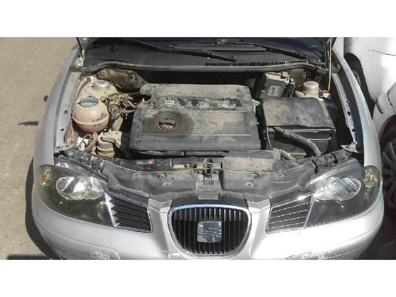seat ibiza (6l1) del año 2002