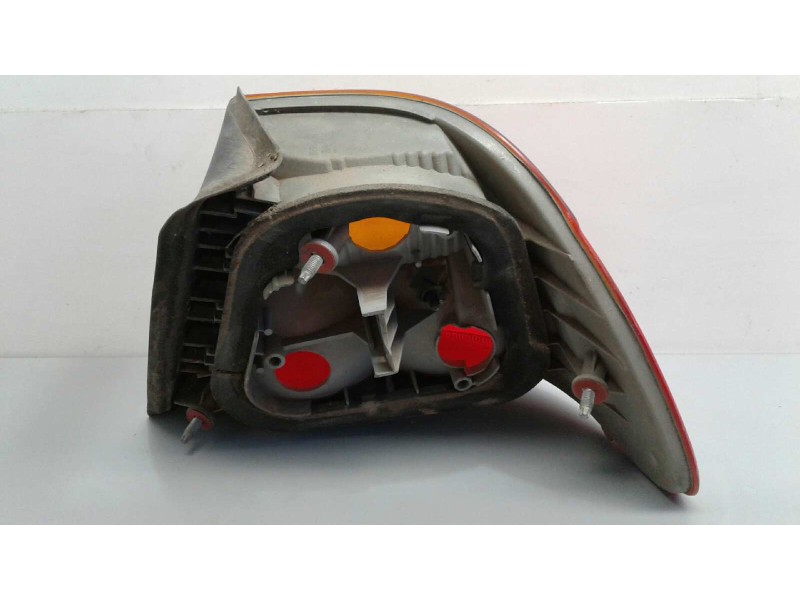 Recambio de piloto trasero izquierdo para bmw serie 3 berlina (e46) 325i edition advance referencia OEM IAM 257021L  