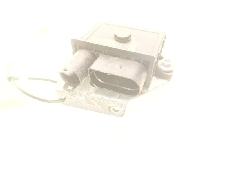 Recambio de modulo electronico para bmw 1 (e81) 120 d referencia OEM IAM 779800006  