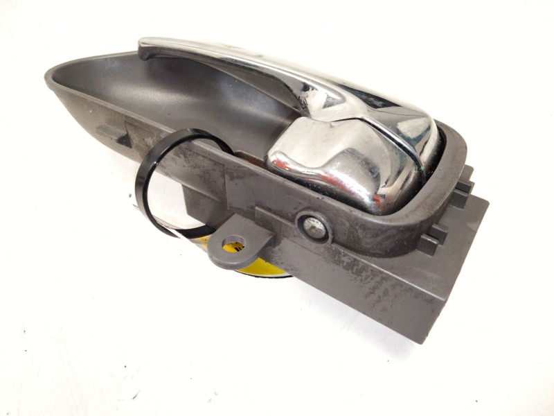 Recambio de maneta interior delantera izquierda para nissan x-trail ii (t31) 2.0 dci referencia OEM IAM   