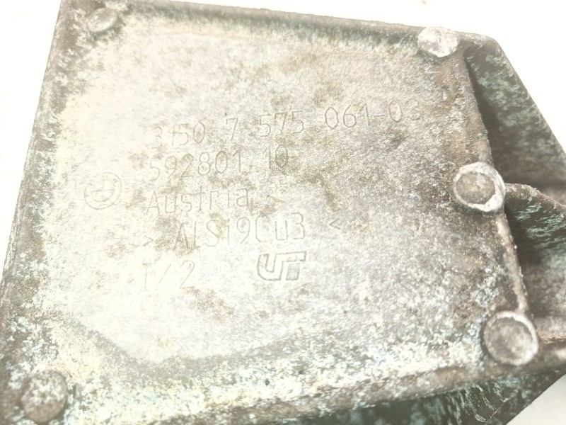 Recambio de soporte del diferencial para bmw x1 (e84) sdrive 20 d referencia OEM IAM 31507575061  