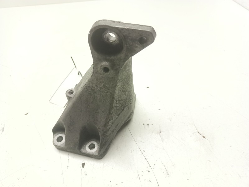 Recambio de soporte motor derecho superior para bmw 1 descapotable (e88) 120 d referencia OEM IAM 22116781916  