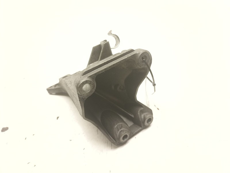 Recambio de soporte motor derecho superior para bmw 1 descapotable (e88) 120 d referencia OEM IAM 22116781916  