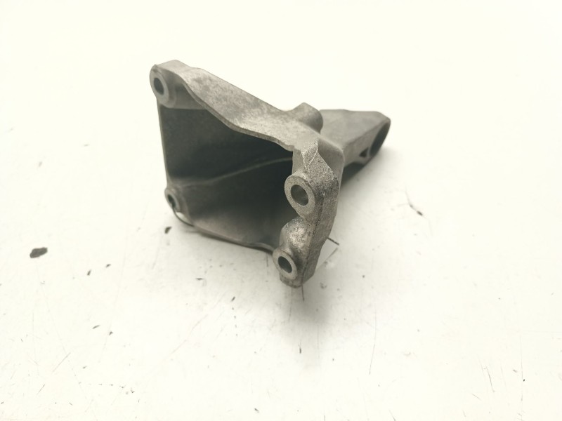 Recambio de soporte motor derecho superior para bmw 1 (f20) 114 d referencia OEM IAM 22116777064  