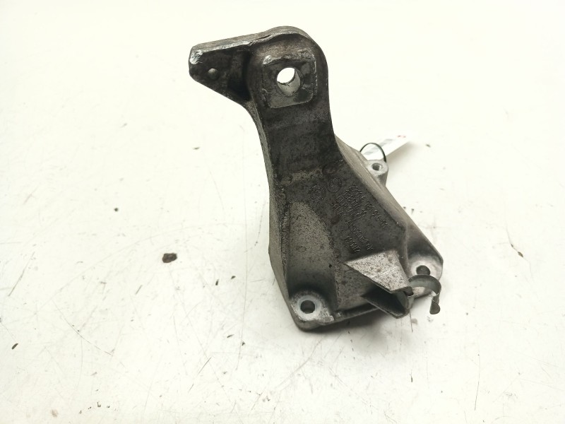 Recambio de soporte motor derecho superior para bmw x1 (e84) sdrive 18 d referencia OEM IAM 22116781916  