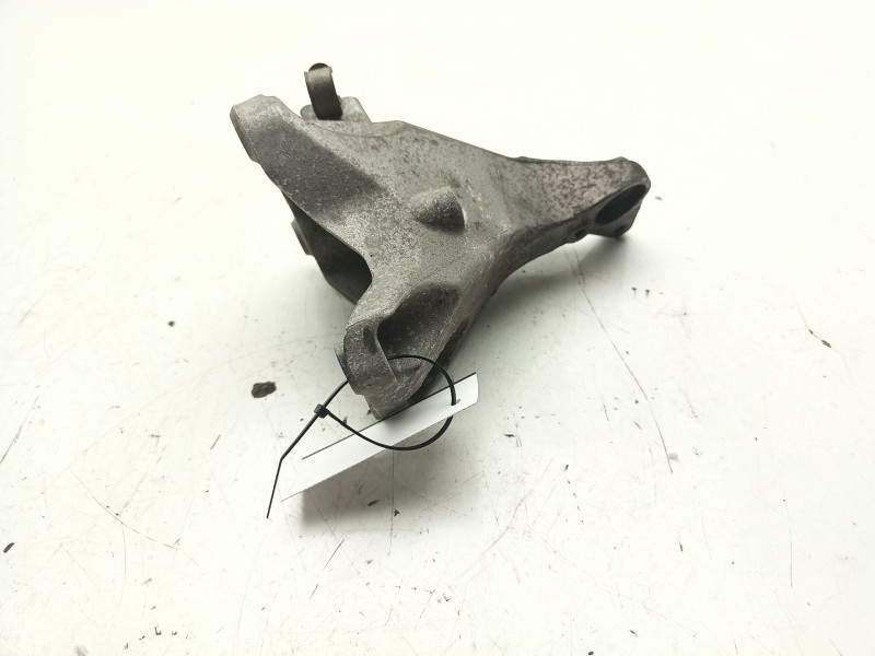 Recambio de soporte motor derecho superior para bmw x1 (e84) sdrive 18 d referencia OEM IAM 22116781916  