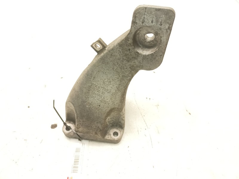 Recambio de soporte motor derecho superior para bmw 5 touring (e61) 530 d referencia OEM IAM 22116777056  