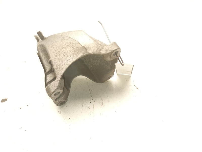 Recambio de soporte motor derecho superior para bmw 5 touring (e61) 530 d referencia OEM IAM 22116777056  