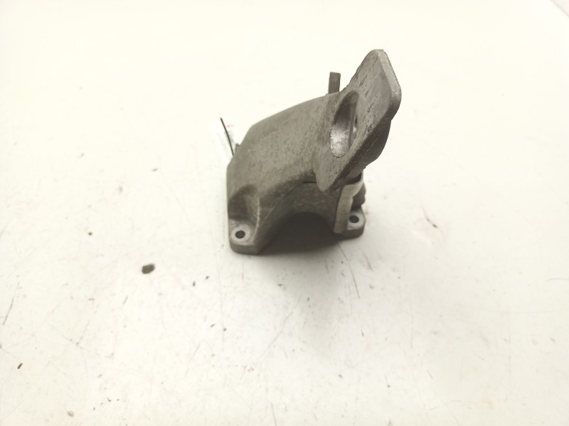 Recambio de soporte motor derecho superior para bmw 5 touring (e61) 530 d referencia OEM IAM 22116777056  