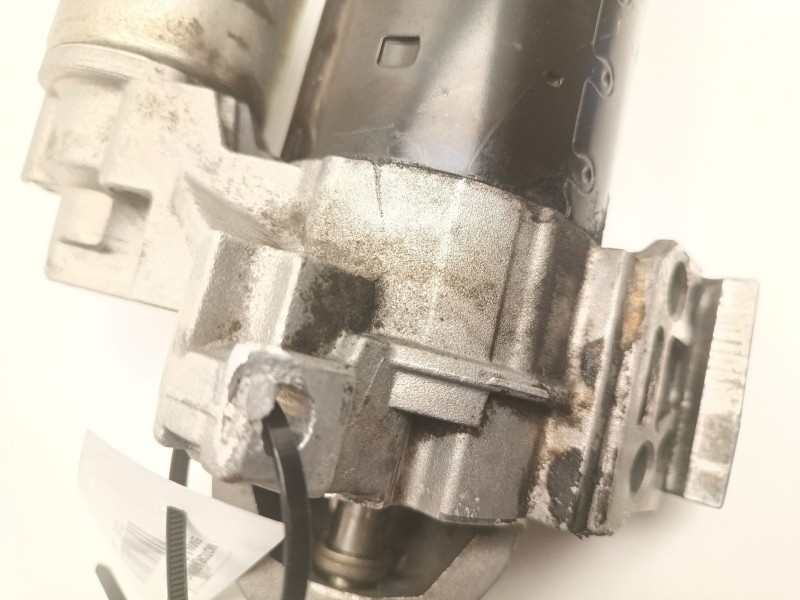 Recambio de motor arranque para bmw 5 (f10) 520 d referencia OEM IAM 12418570383  
