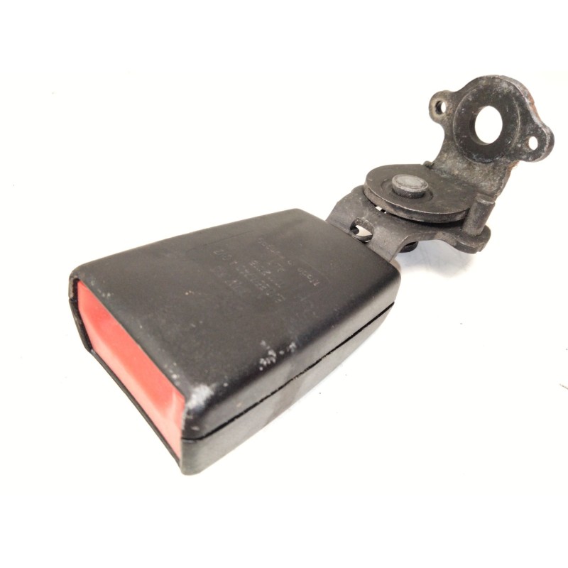 Recambio de enganche cinturon trasero derecho para volkswagen golf vii (5g1, bq1, be1, be2) 2.0 tdi referencia OEM IAM 8V0857740