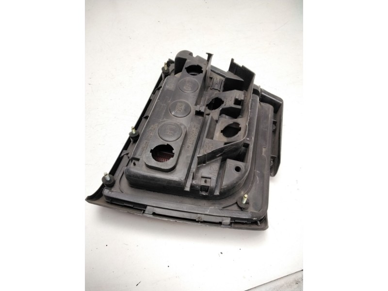 Recambio de piloto trasero izquierdo para nissan bluebird (t72 , t12, u12) 1.6 referencia OEM IAM IKI4352  