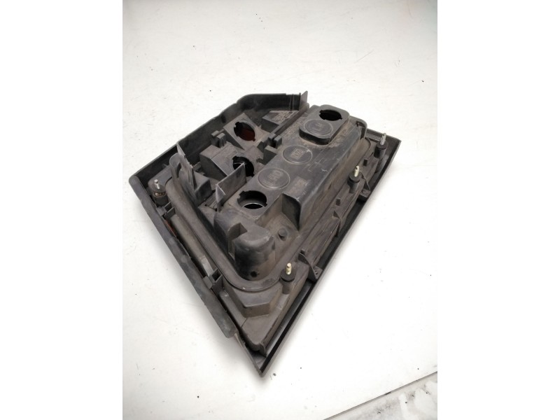 Recambio de piloto trasero izquierdo para nissan bluebird (t72 , t12, u12) 1.6 referencia OEM IAM IKI4352  
