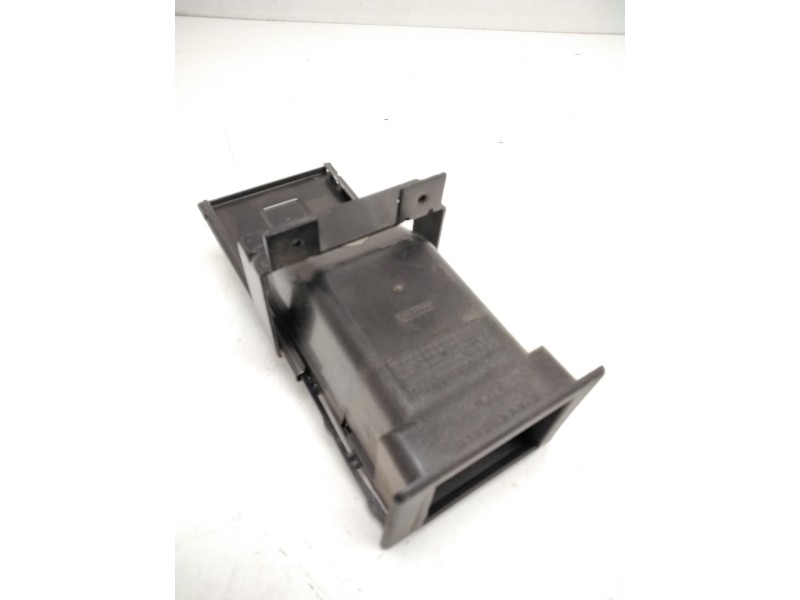 Recambio de cenicero para nissan trade caja/chasis 2.7 td referencia OEM IAM 012062360  