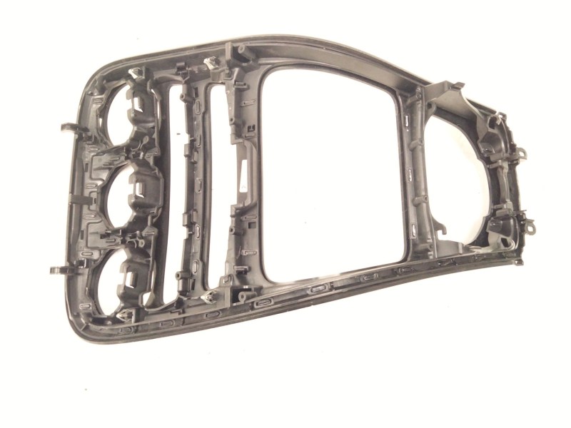 Recambio de consola central para mercedes-benz clase c (w205) c 220 bluetec / d (205.002, 205.004) referencia OEM IAM A205680510