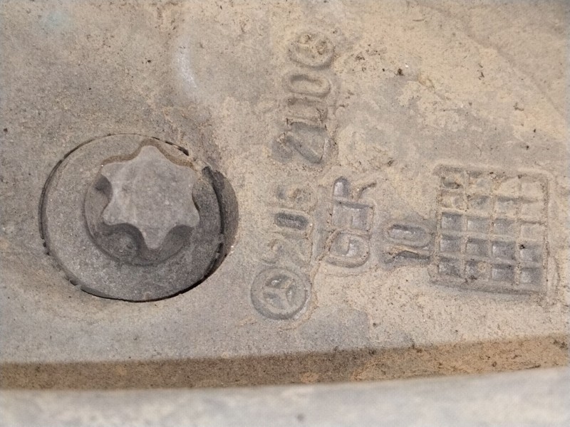 Recambio de mangueta delantera izquierda para mercedes-benz clase c (w205) c 220 bluetec / d (205.002, 205.004) referencia OEM I