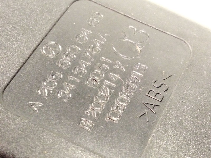 Recambio de enganche cinturon trasero derecho para mercedes-benz clase c (w205) c 220 bluetec / d (205.002, 205.004) referencia 