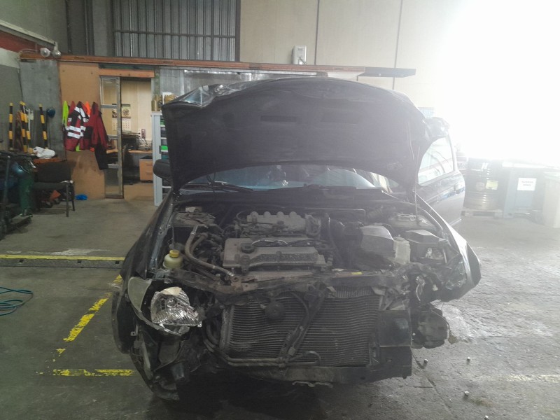 mazda 323 f vi (bj) del año 2002