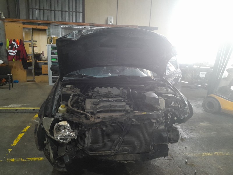 mazda 323 f vi (bj) del año 2002