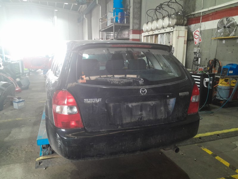mazda 323 f vi (bj) del año 2002